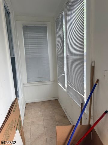 38 Emmet St, Newark City, NJ 07114