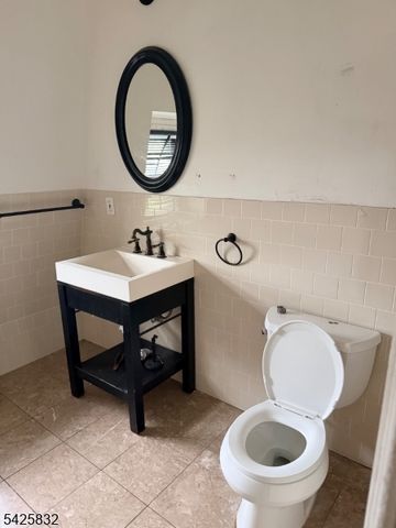 38 Emmet St, Newark City, NJ 07114