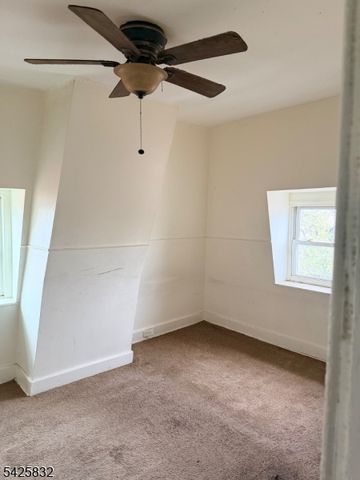 38 Emmet St, Newark City, NJ 07114