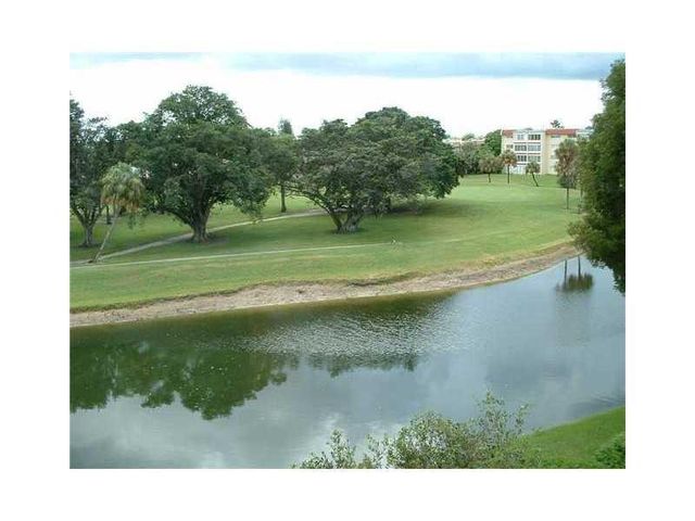 1030 Country Club Drive 401, Margate, FL 33063