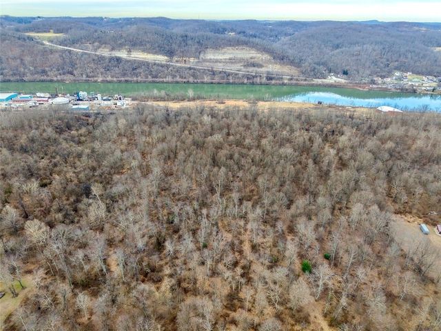 26012 Newell Rd, Fayette City, PA 15466