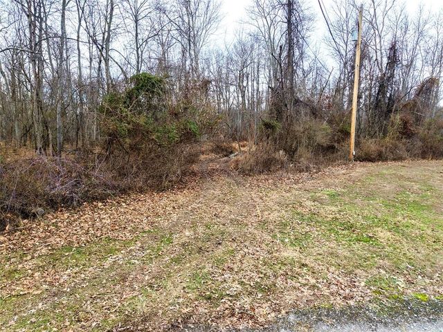 26012 Newell Rd, Fayette City, PA 15466