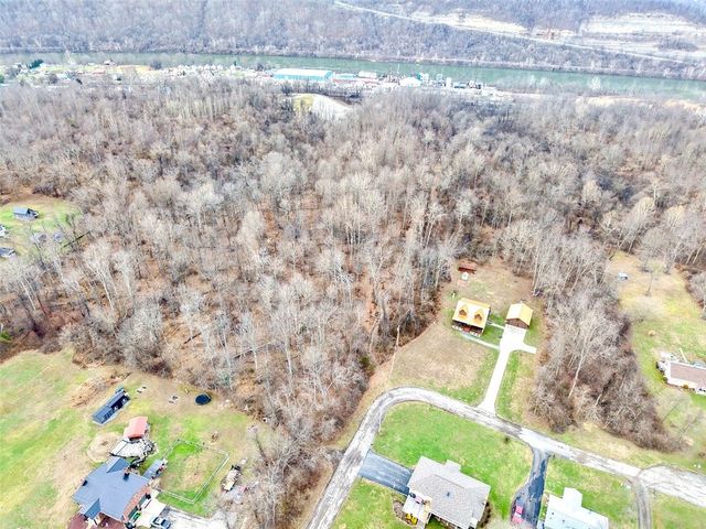 26012 Newell Rd, Fayette City, PA 15466