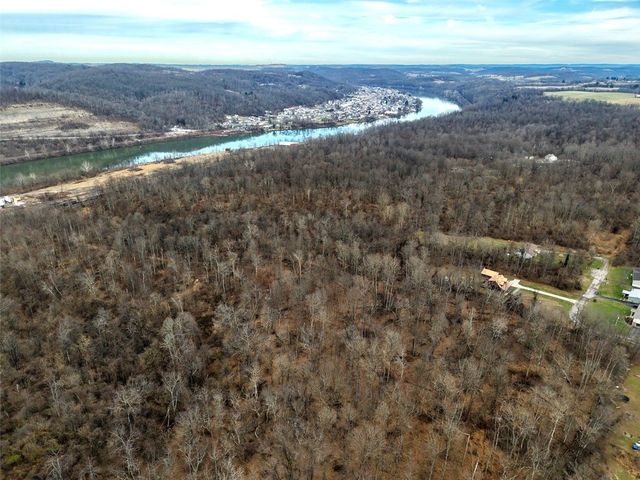 26012 Newell Rd, Fayette City, PA 15466