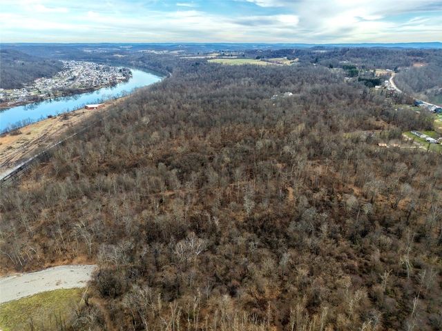 26012 Newell Rd, Fayette City, PA 15466