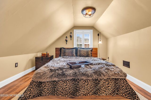 542 Clinton Avenue, Belford, NJ 07718