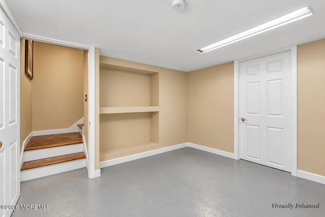 542 Clinton Avenue, Belford, NJ 07718