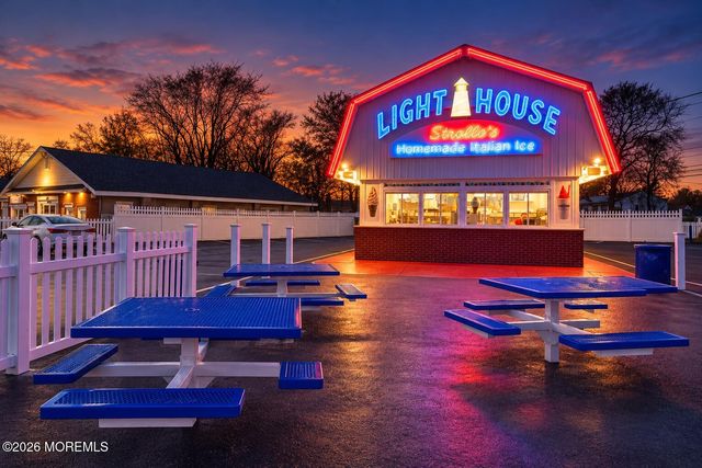 542 Clinton Avenue, Belford, NJ 07718