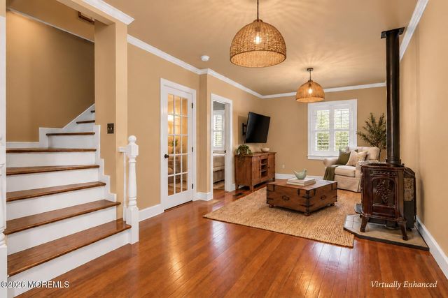 542 Clinton Avenue, Belford, NJ 07718