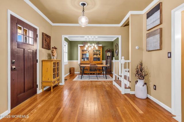 542 Clinton Avenue, Belford, NJ 07718