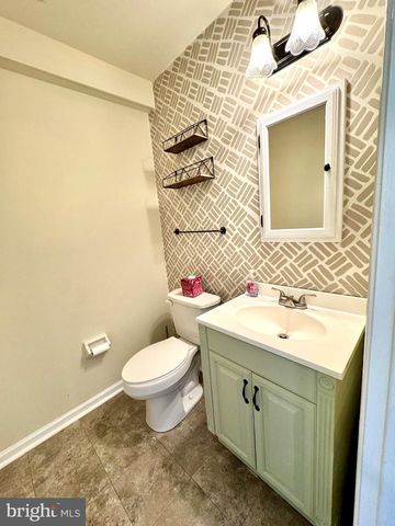 122 CAERNARVON CT, Exton, PA 19341