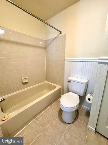 122 CAERNARVON CT, Exton, PA 19341