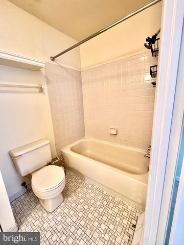 122 CAERNARVON CT, Exton, PA 19341