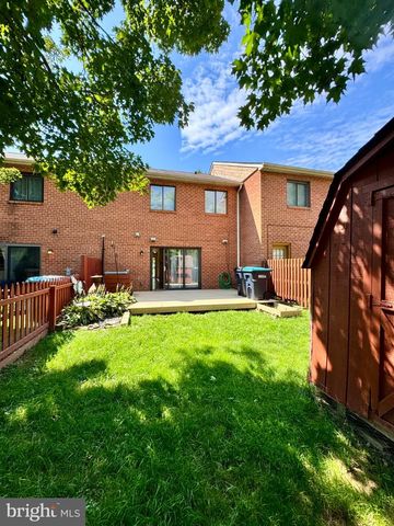 122 CAERNARVON CT, Exton, PA 19341