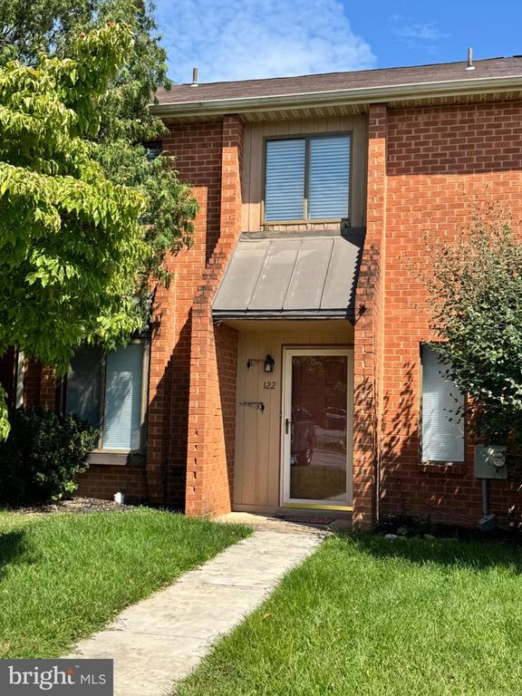 122 CAERNARVON CT, Exton, PA 19341