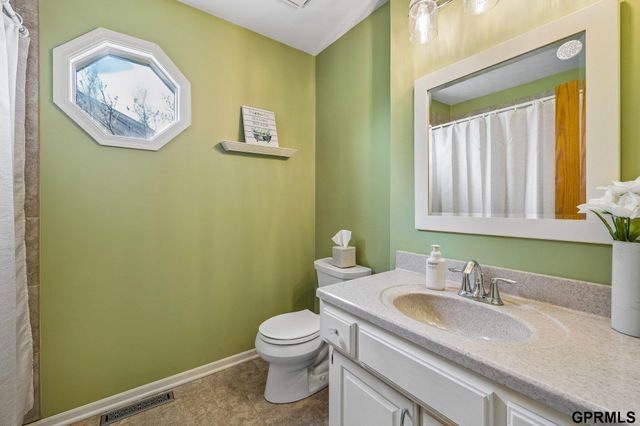 20512 Antler Circle, Elkhorn, NE 68022