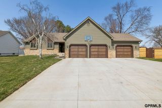 20512 Antler Circle, Elkhorn, NE 68022