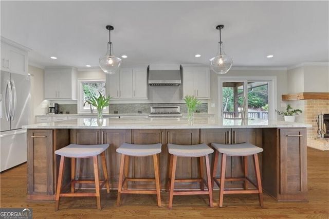 5077 Vernon Oaks Drive, Atlanta, GA 30338