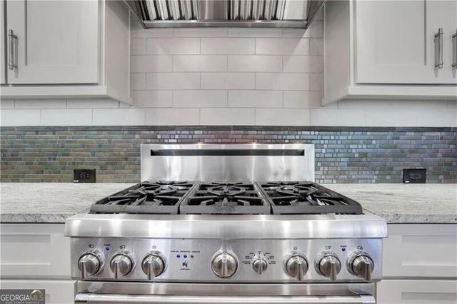 5077 Vernon Oaks Drive, Atlanta, GA 30338