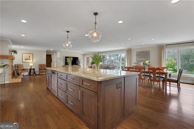 5077 Vernon Oaks Drive, Atlanta, GA 30338