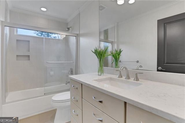 5077 Vernon Oaks Drive, Atlanta, GA 30338