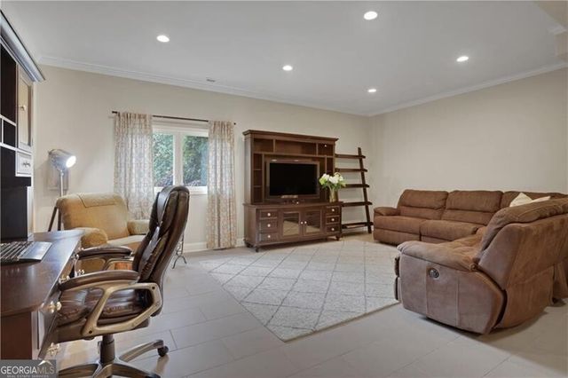 5077 Vernon Oaks Drive, Atlanta, GA 30338