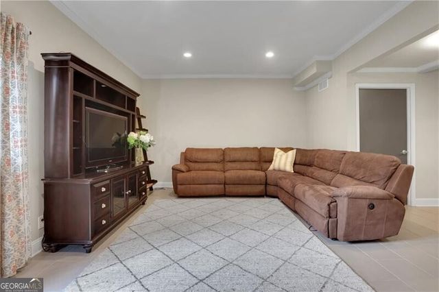 5077 Vernon Oaks Drive, Atlanta, GA 30338