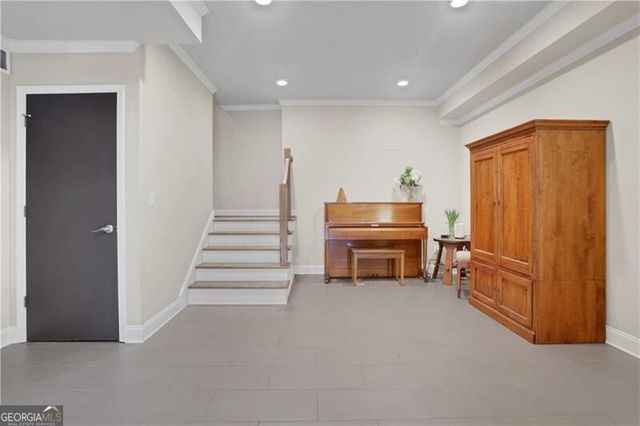 5077 Vernon Oaks Drive, Atlanta, GA 30338