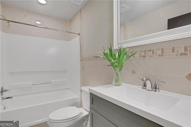 5077 Vernon Oaks Drive, Atlanta, GA 30338