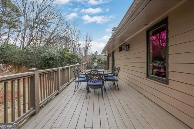 5077 Vernon Oaks Drive, Atlanta, GA 30338