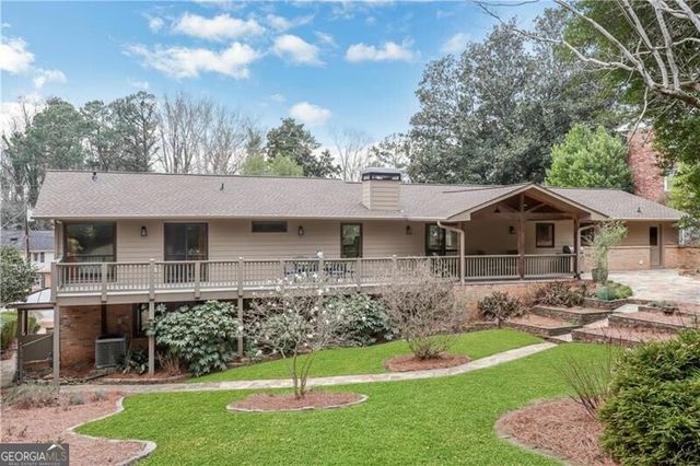 5077 Vernon Oaks Drive, Atlanta, GA 30338