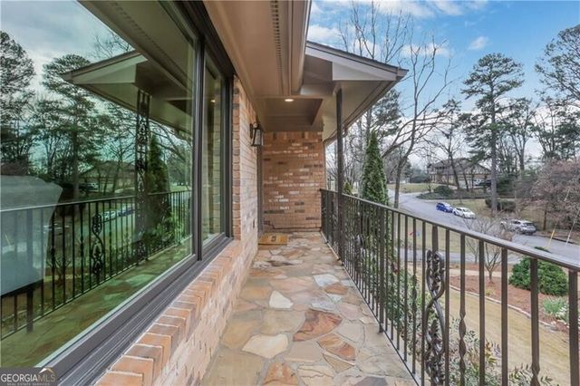 5077 Vernon Oaks Drive, Atlanta, GA 30338