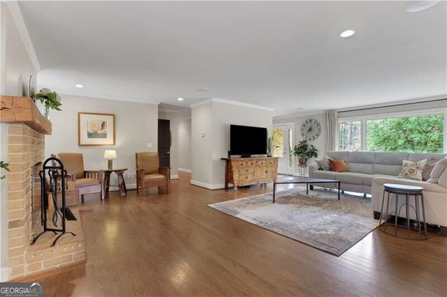 5077 Vernon Oaks Drive, Atlanta, GA 30338