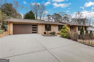 5077 Vernon Oaks Drive, Atlanta, GA 30338