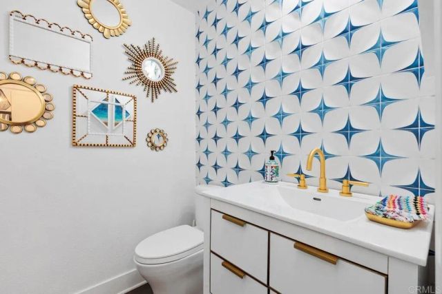 1845 Cliff Swallow Lane, Carlsbad, CA 92011