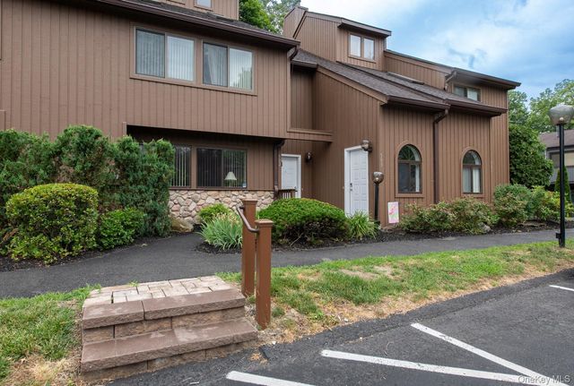503 Scenic Lane, Poughkeepsie, NY 12603