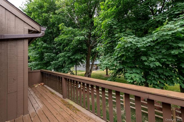 503 Scenic Lane, Poughkeepsie, NY 12603