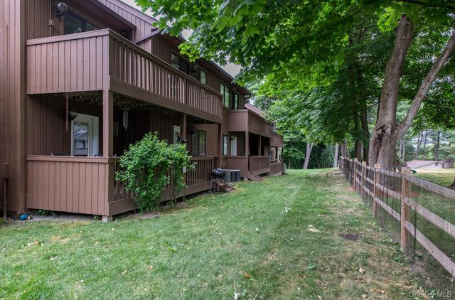 503 Scenic Lane, Poughkeepsie, NY 12603