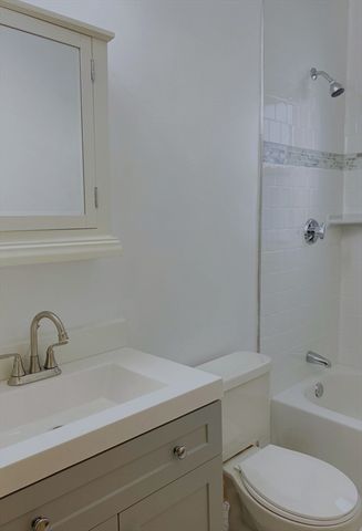 3985 Washington St, Boston, MA 02131