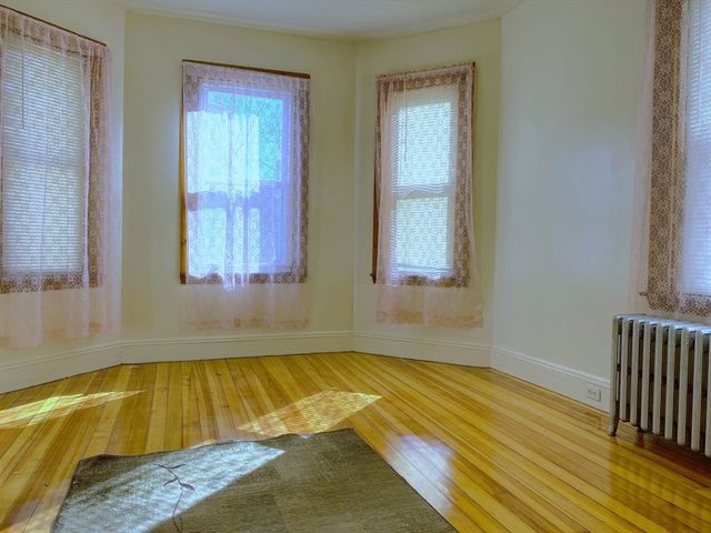 3985 Washington St, Boston, MA 02131