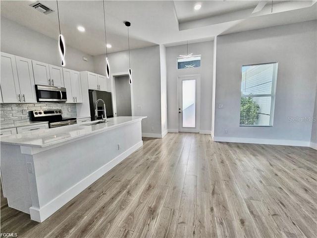 1425 NW 1ST STREET, Cape Coral, FL 33993