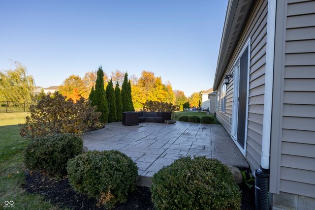 912 Burgess Hill Pass, Westfield, IN 46074