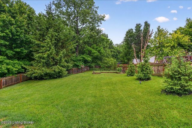 5105 Silverton Ln, Louisville, KY 40241