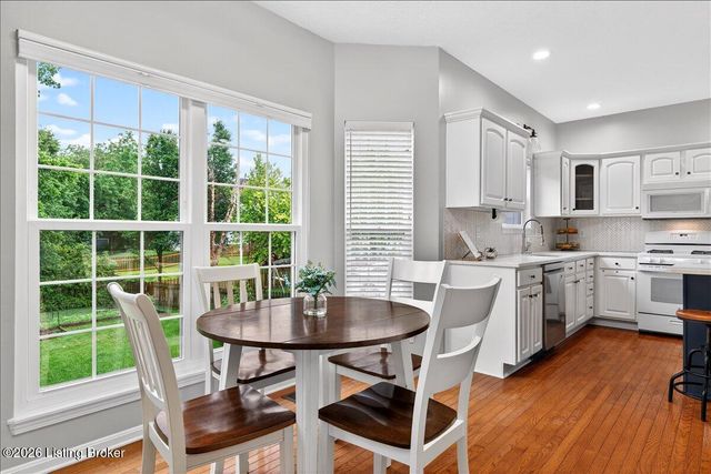 5105 Silverton Ln, Louisville, KY 40241