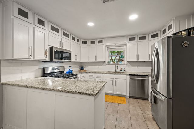 5445 Odom Avenue, Fort Worth, TX 76114