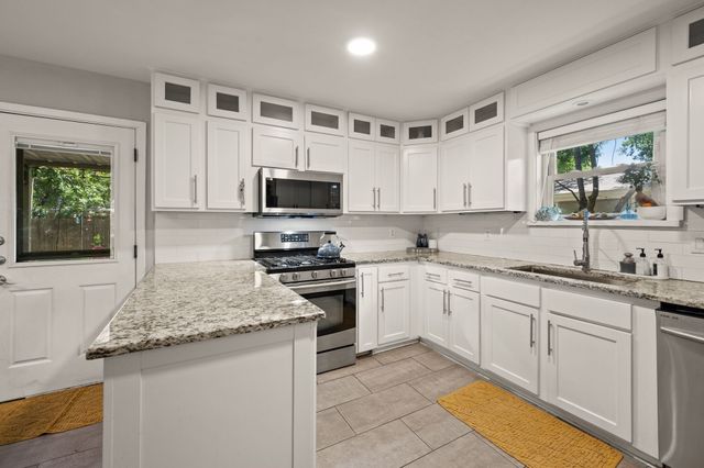 5445 Odom Avenue, Fort Worth, TX 76114