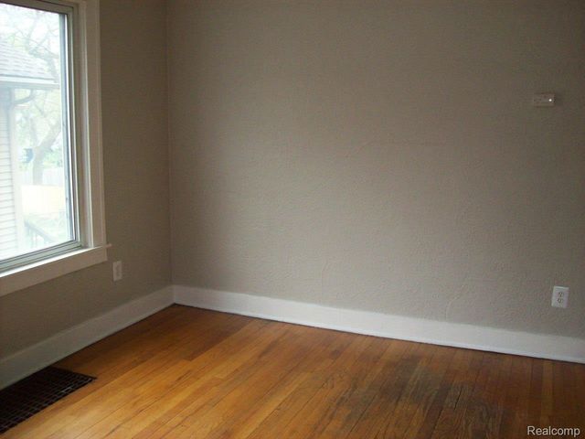 38 CADILLAC Street, Pontiac, MI 48342