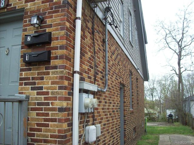 38 CADILLAC Street, Pontiac, MI 48342