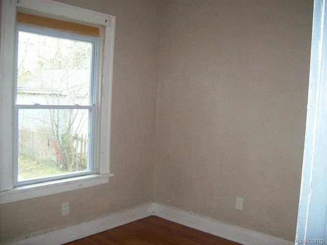 38 CADILLAC Street, Pontiac, MI 48342