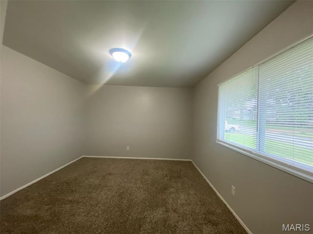 2571 Burchard Drive, St Louis, MO 63136
